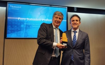 El Banco Sabadell premia a los colegios profesionales por sus 25 años de colaboración mutua